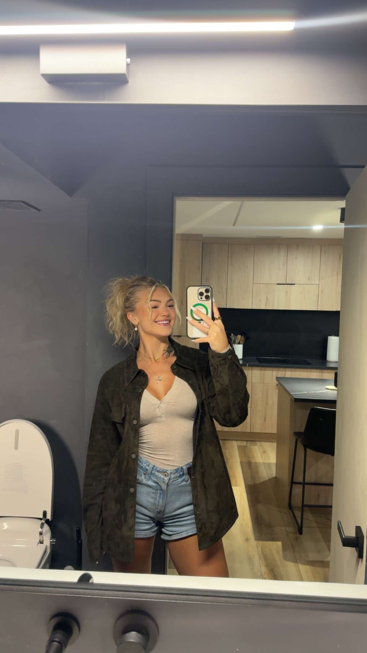 abigailwhhitee snapchat image archive image