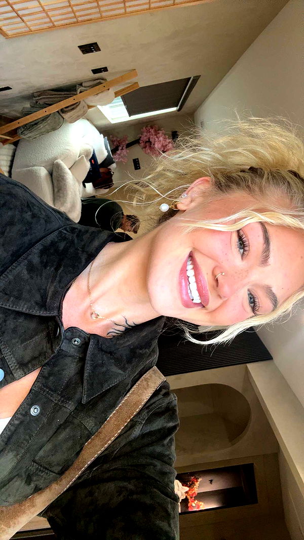 abigailwhhitee image ~ Altpins