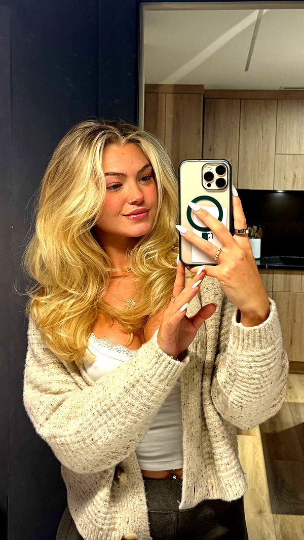 abigailwhhitee image ~ Altpins