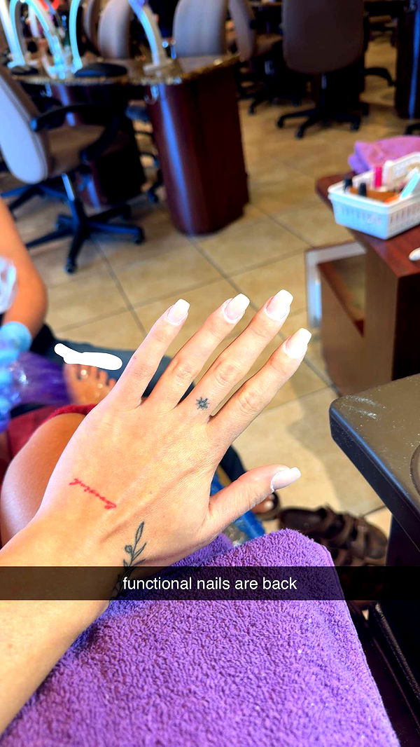 abigailwhhitee image ~ Altpins