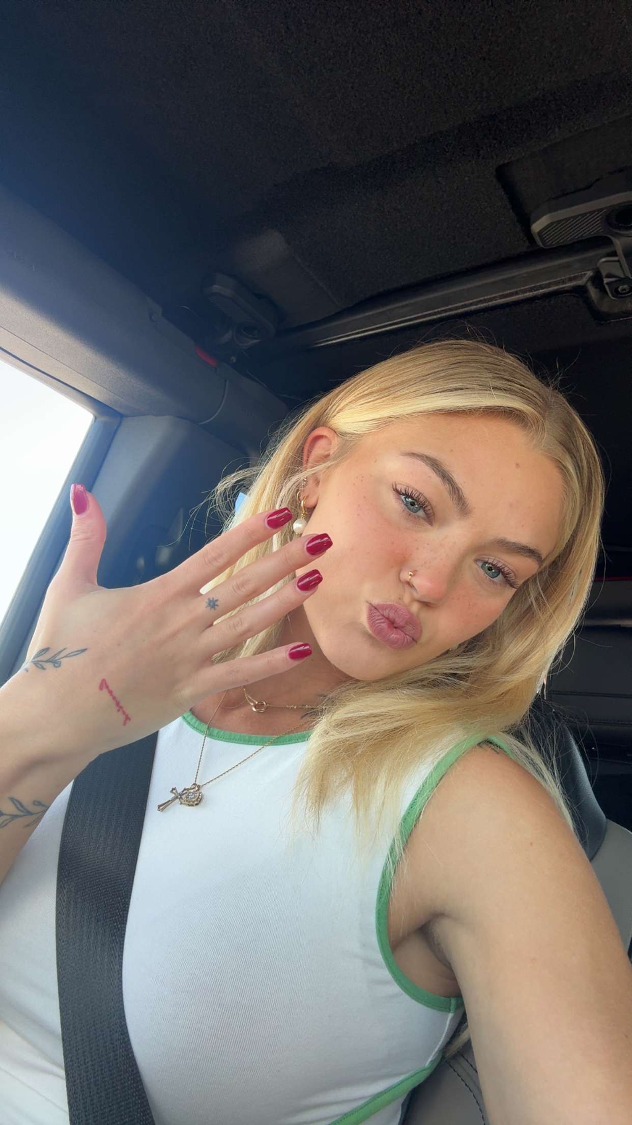 abigailwhhitee snapchat image archive image