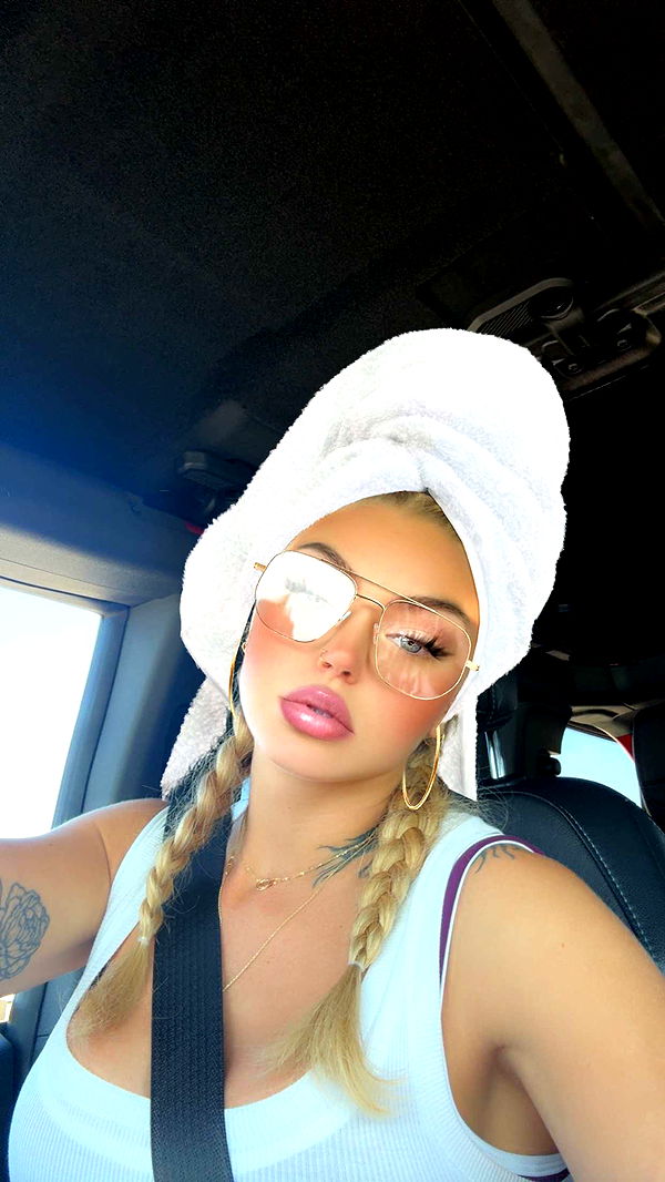 abigailwhhitee image ~ Altpins