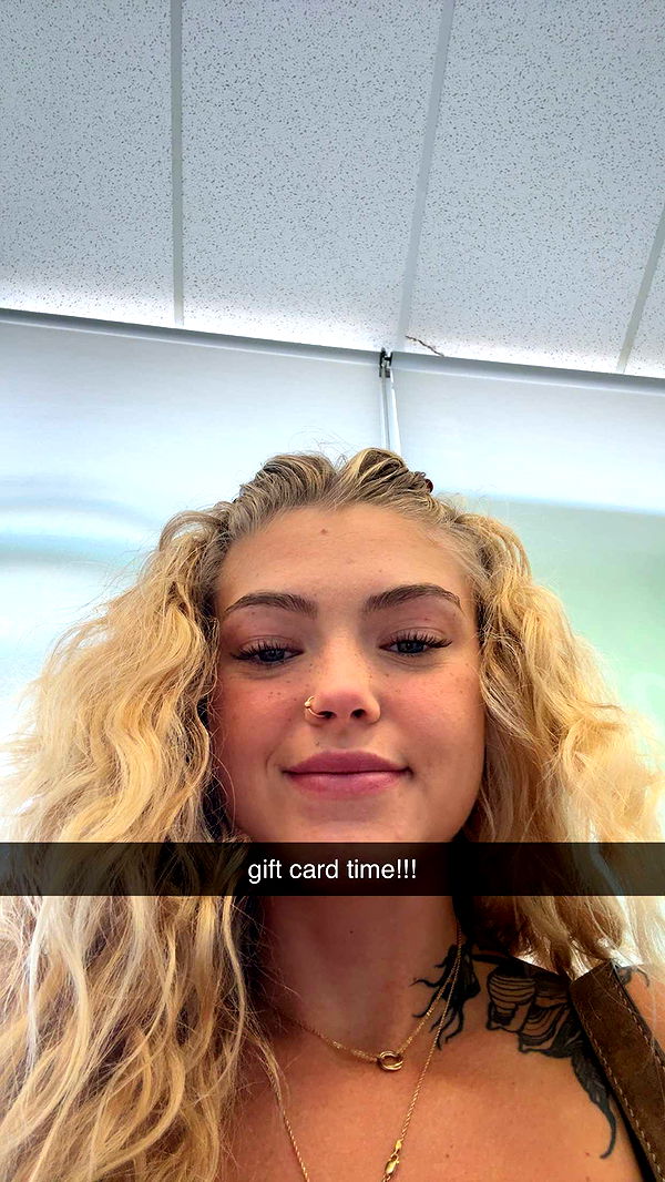 abigailwhhitee image ~ Altpins