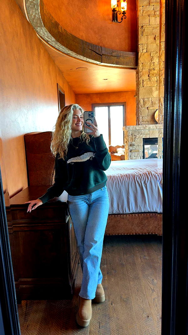 abigailwhhitee image ~ Altpins