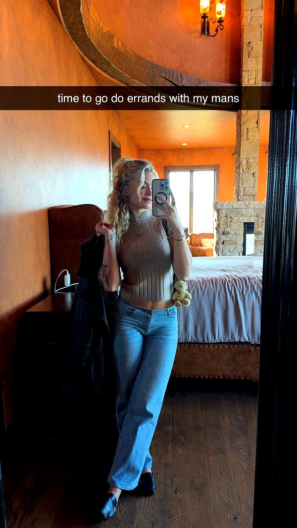 abigailwhhitee image ~ Altpins