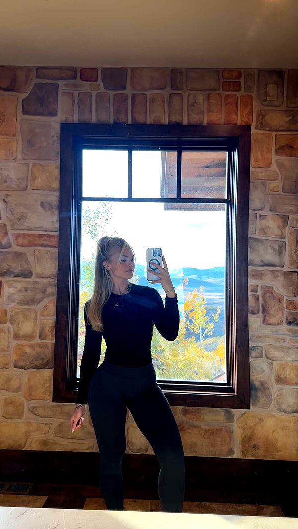 abigailwhhitee image ~ Altpins