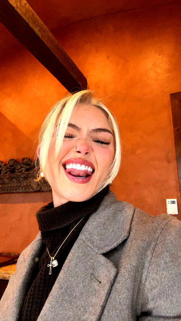 abigailwhhitee image ~ Altpins