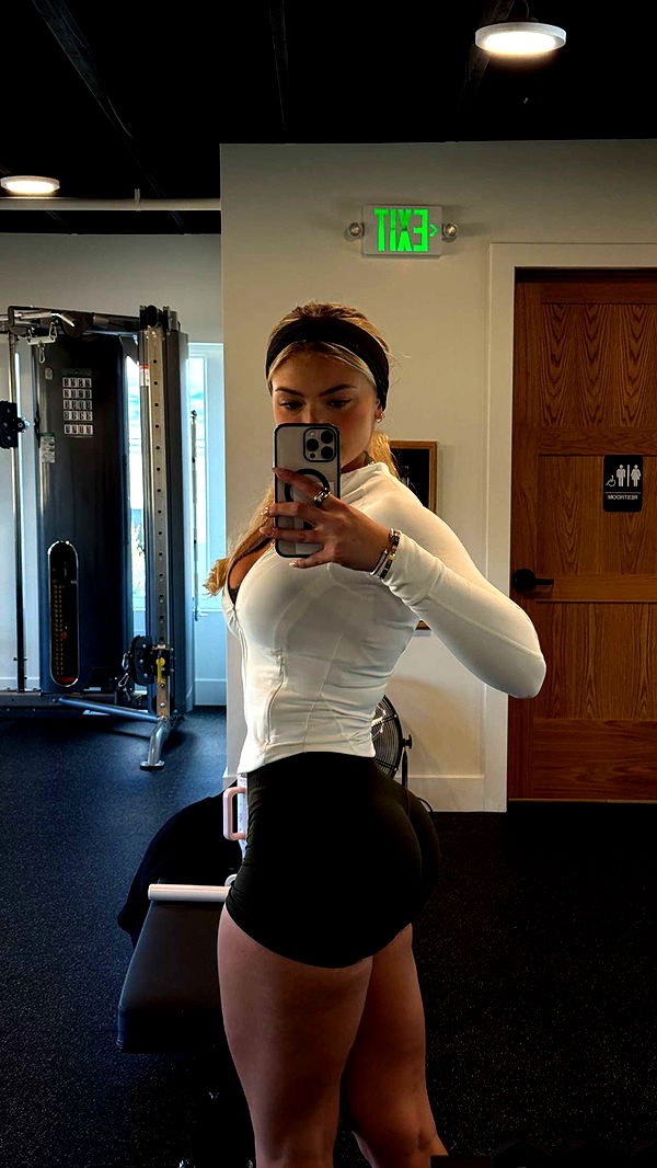 abigailwhhitee image ~ Altpins