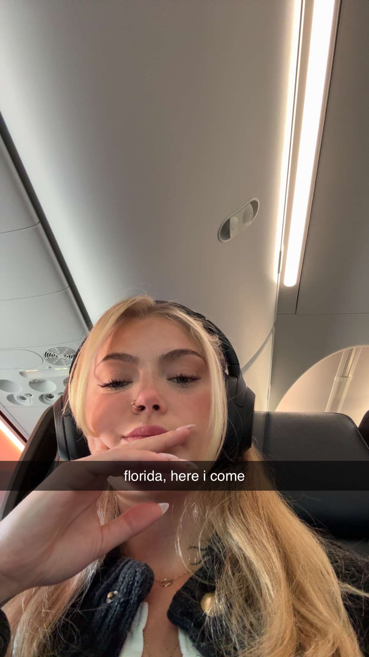 abigailwhhitee snapchat image archive image