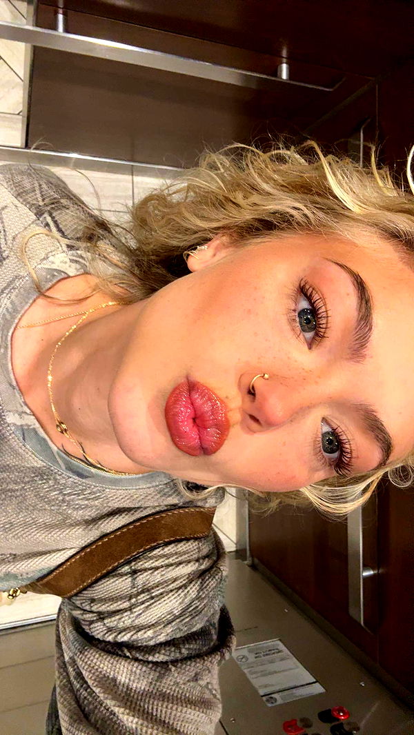 abigailwhhitee image ~ Altpins