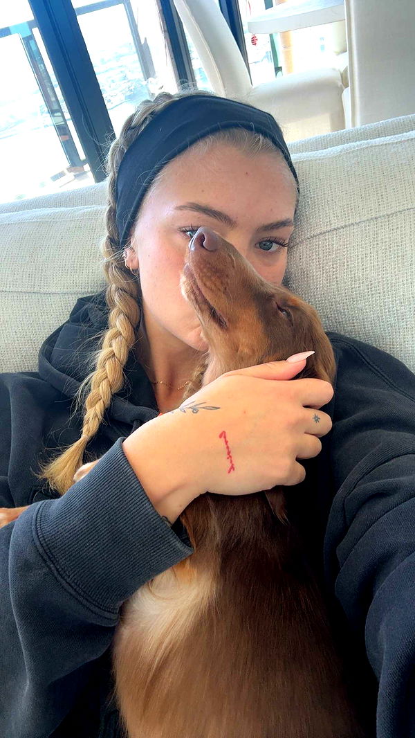 abigailwhhitee image ~ Altpins