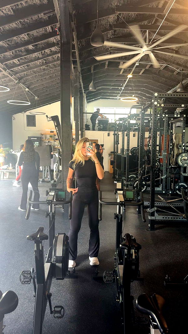 abigailwhhitee image ~ Altpins