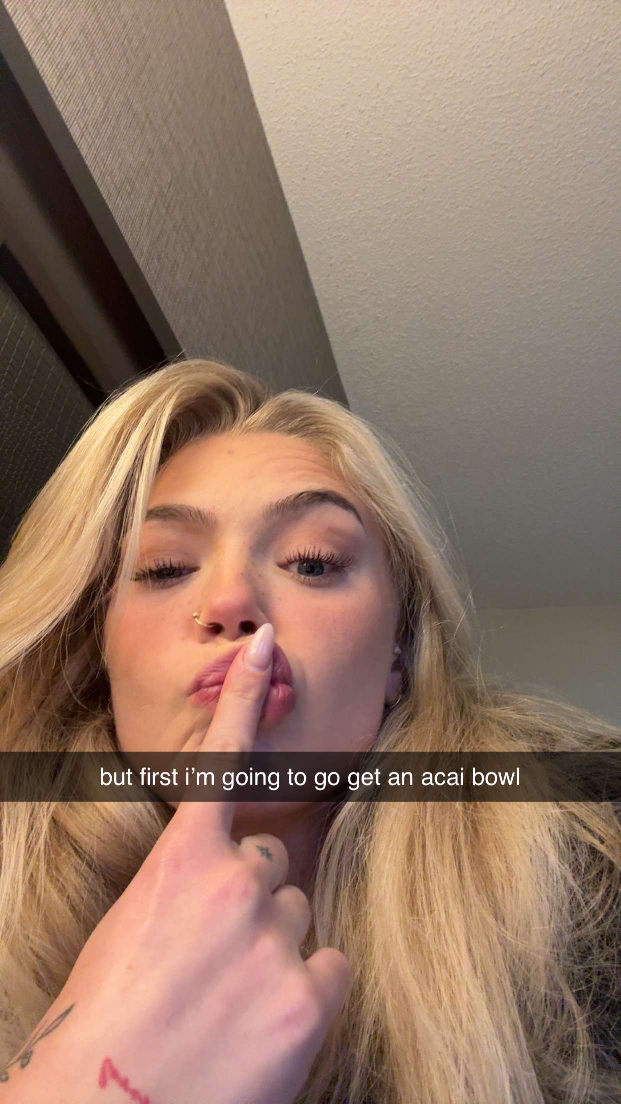 abigailwhhitee snapchat image archive image