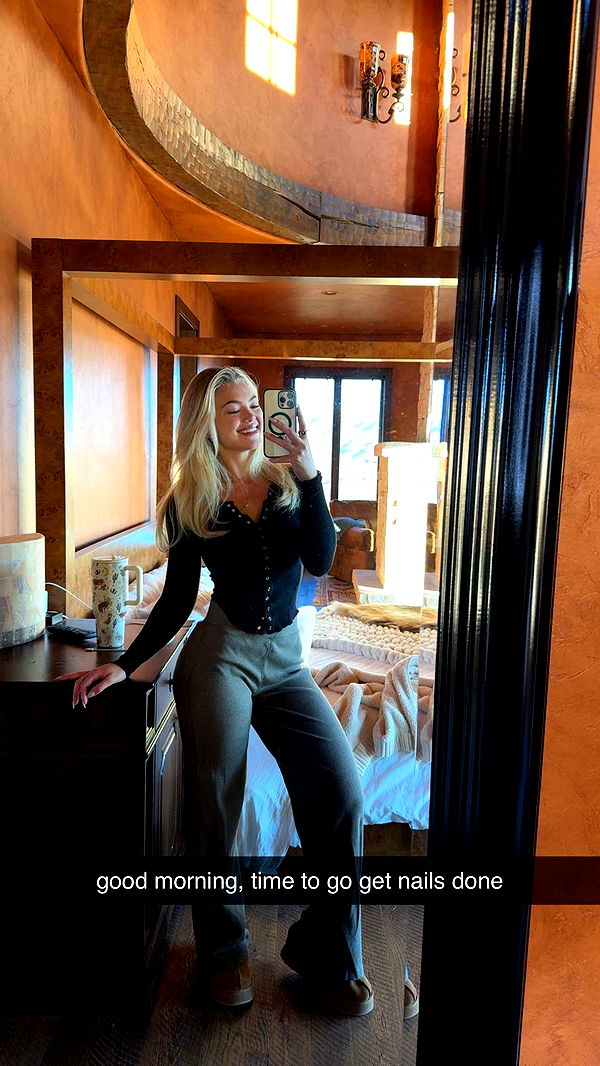 abigailwhhitee image ~ Altpins