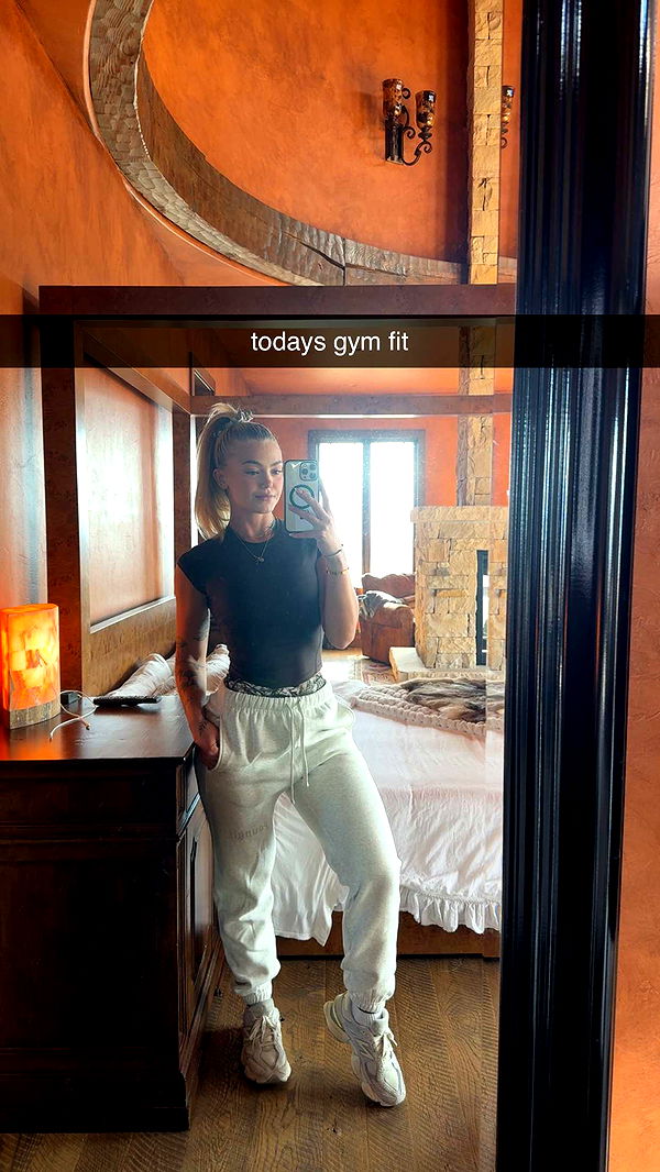 abigailwhhitee image ~ Altpins