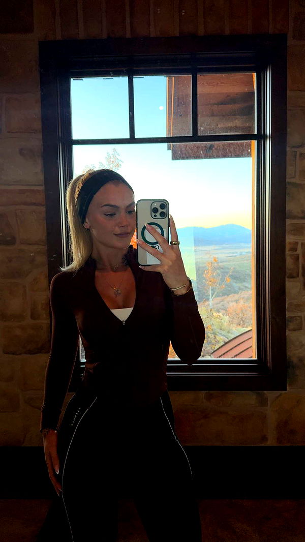 abigailwhhitee image ~ Altpins