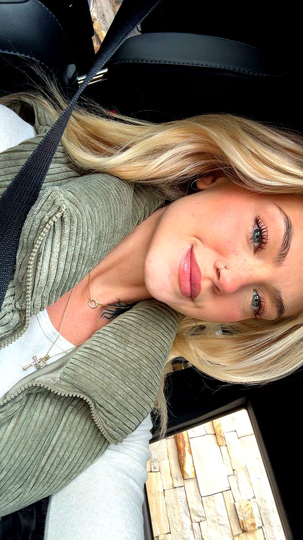 abigailwhhitee image ~ Altpins