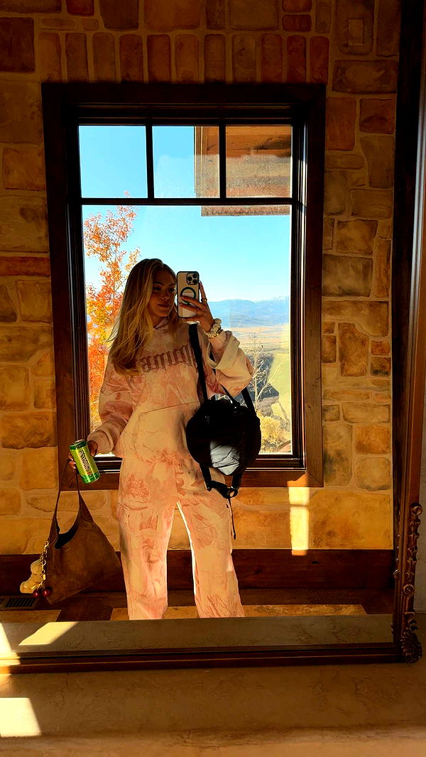 abigailwhhitee image ~ Altpins