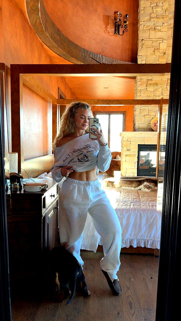 abigailwhhitee image ~ Altpins