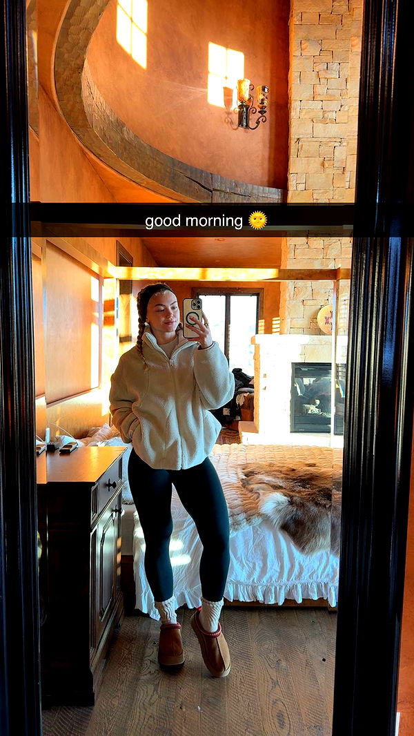 abigailwhhitee image ~ Altpins