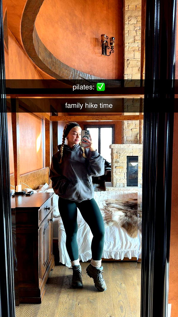 abigailwhhitee image ~ Altpins