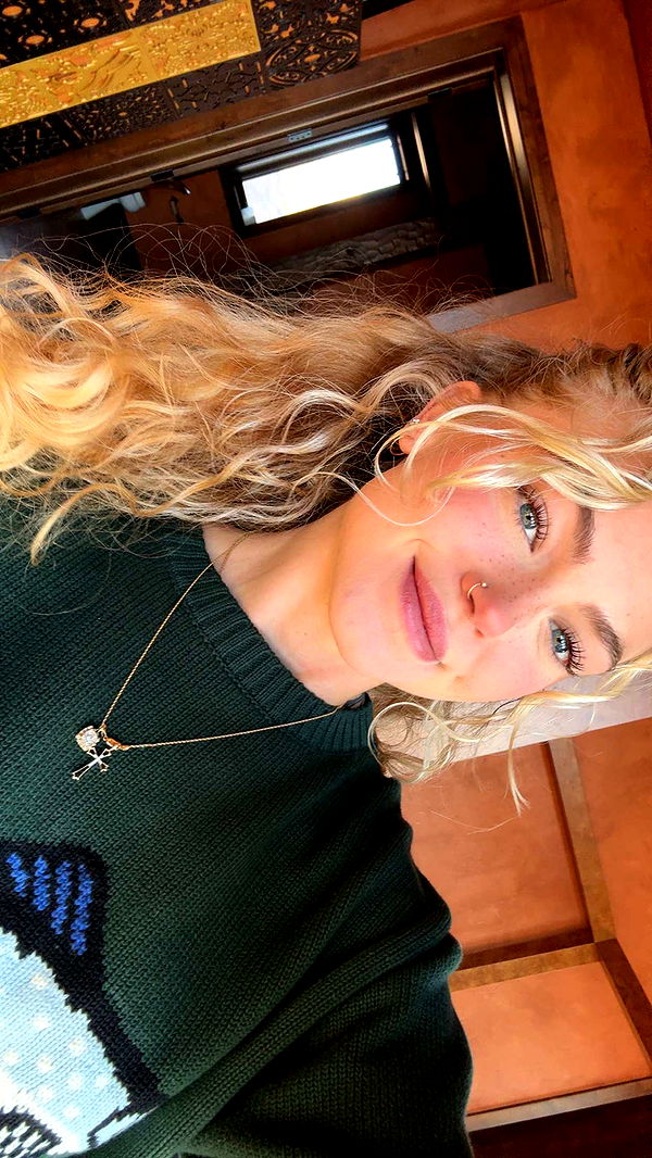 abigailwhhitee image ~ Altpins