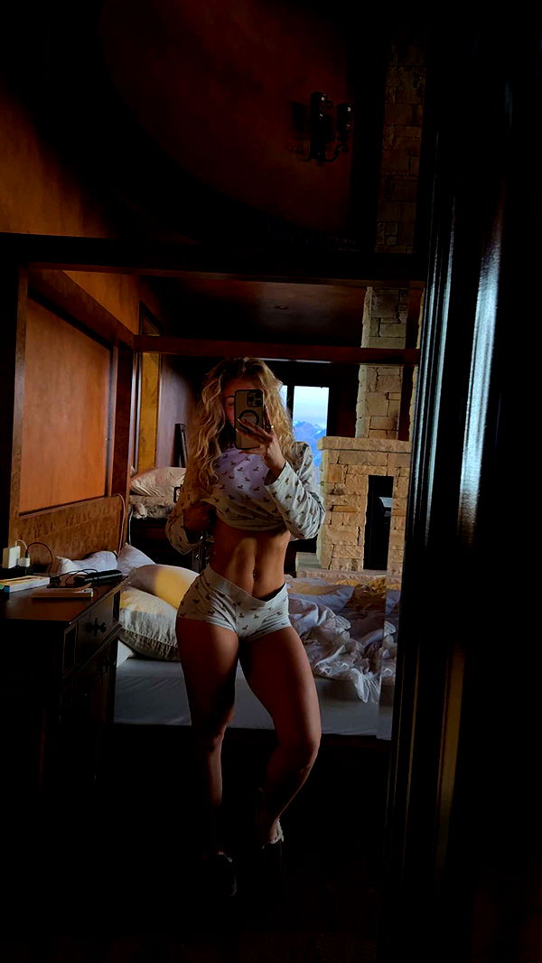 abigailwhhitee image ~ Altpins