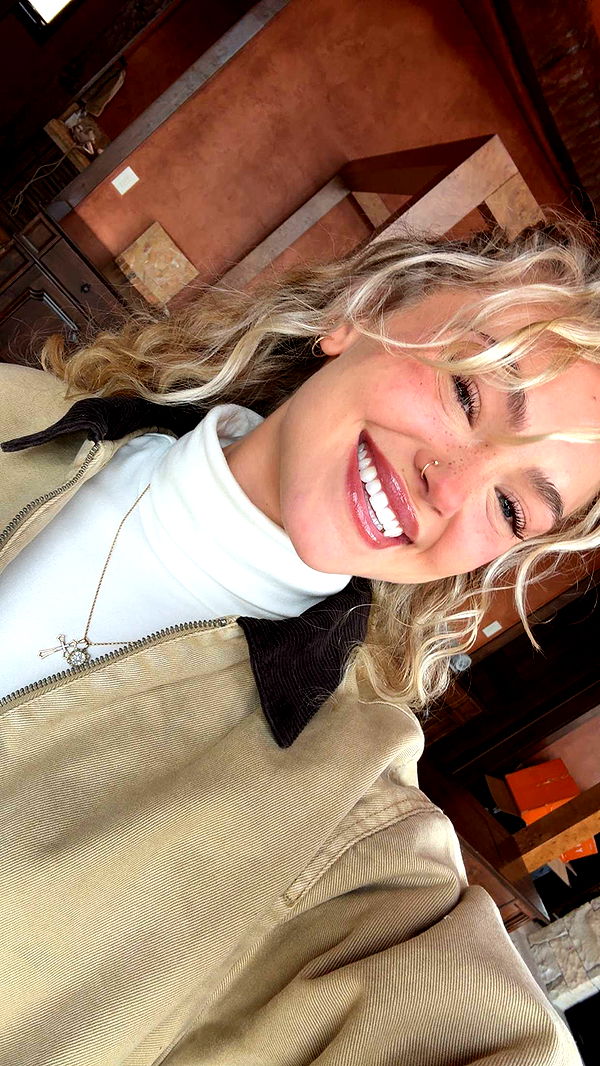 abigailwhhitee image ~ Altpins