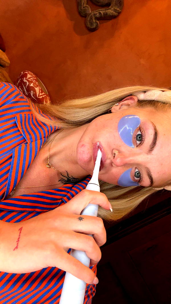 abigailwhhitee image ~ Altpins