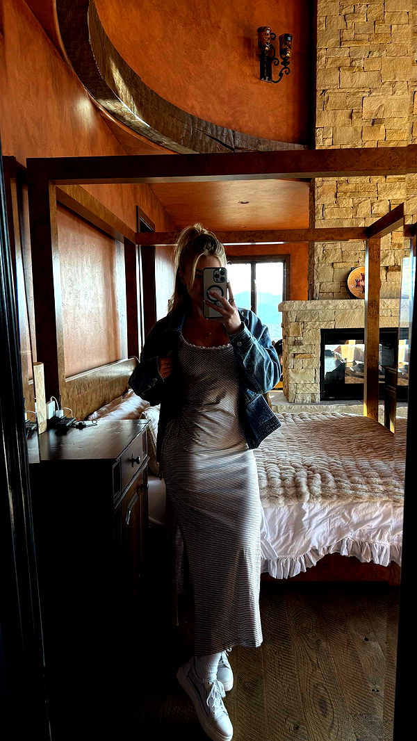 abigailwhhitee image ~ Altpins