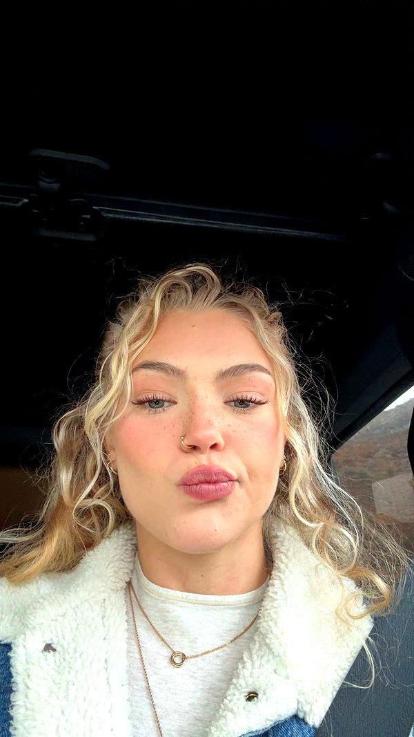 abigailwhhitee image ~ Altpins