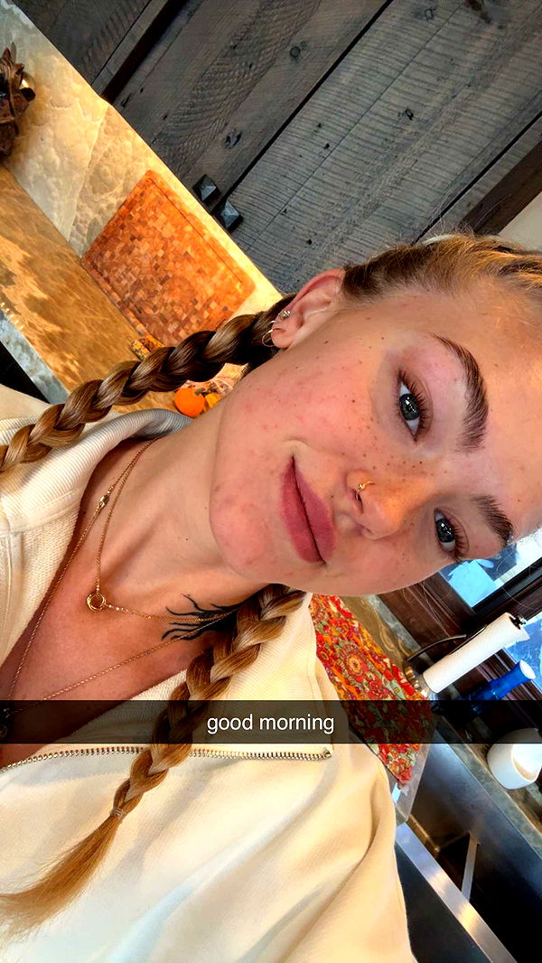 abigailwhhitee image ~ Altpins