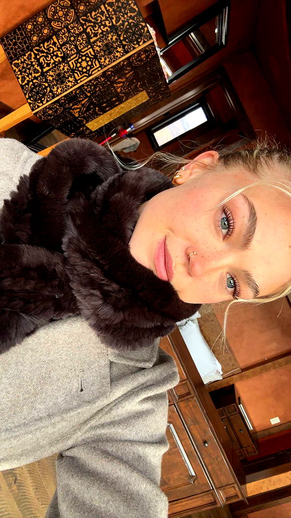 abigailwhhitee image ~ Altpins