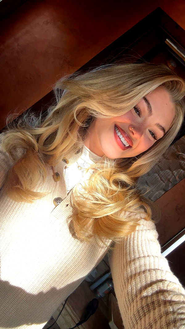 abigailwhhitee image ~ Altpins