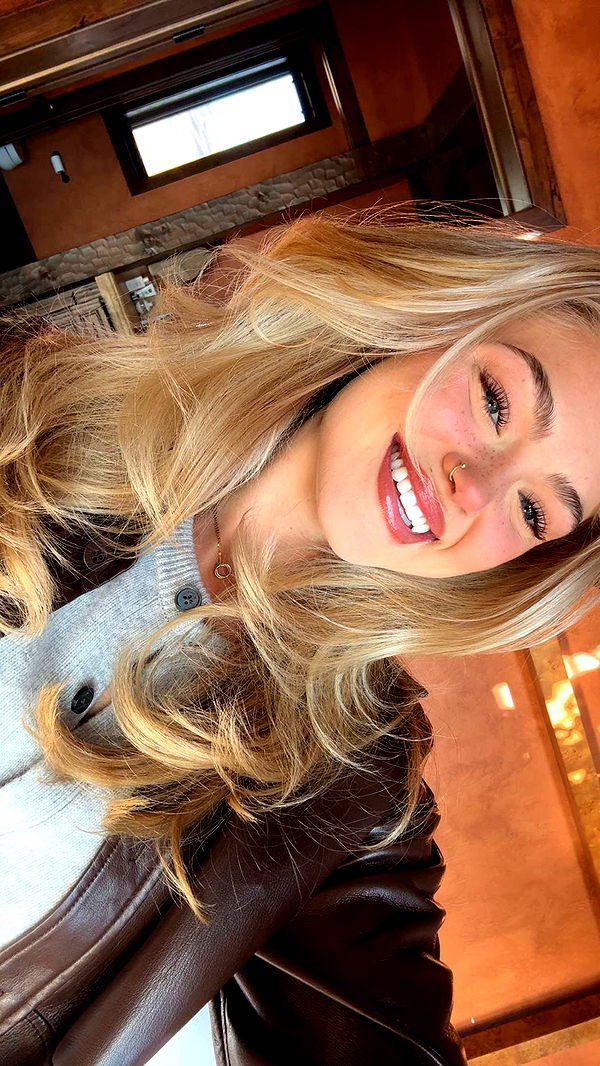 abigailwhhitee image ~ Altpins