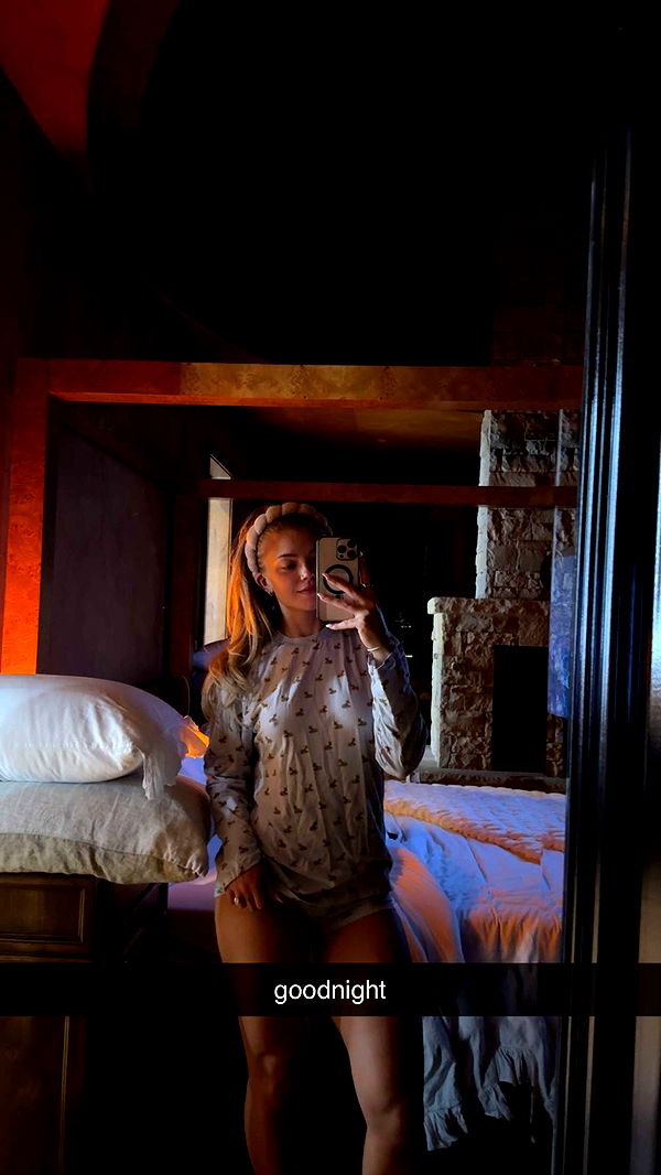 abigailwhhitee image ~ Altpins