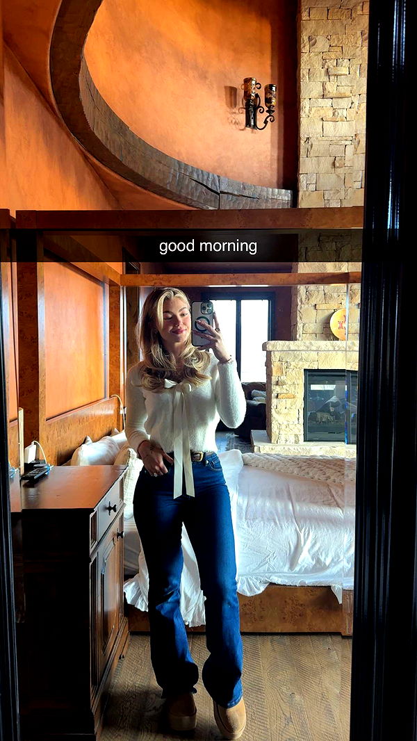 abigailwhhitee image ~ Altpins