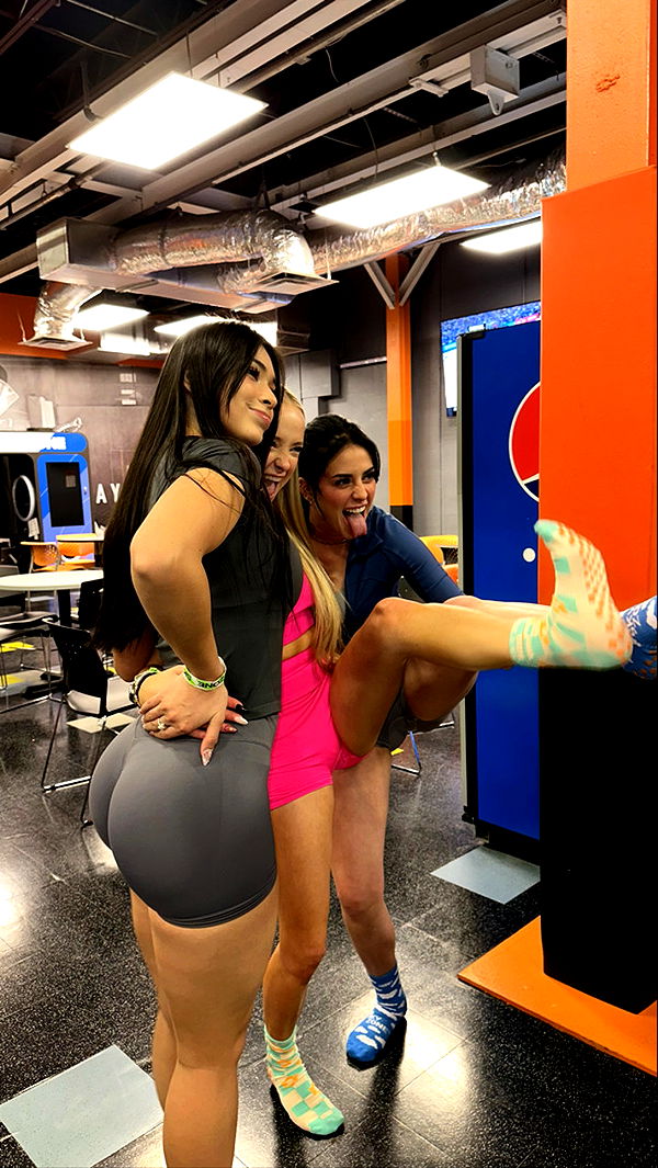 aishahsofeyy image ~ Altpins