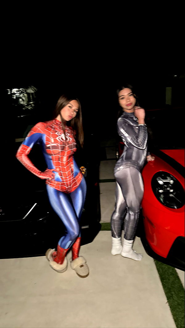 aishahsofeyy image ~ Altpins