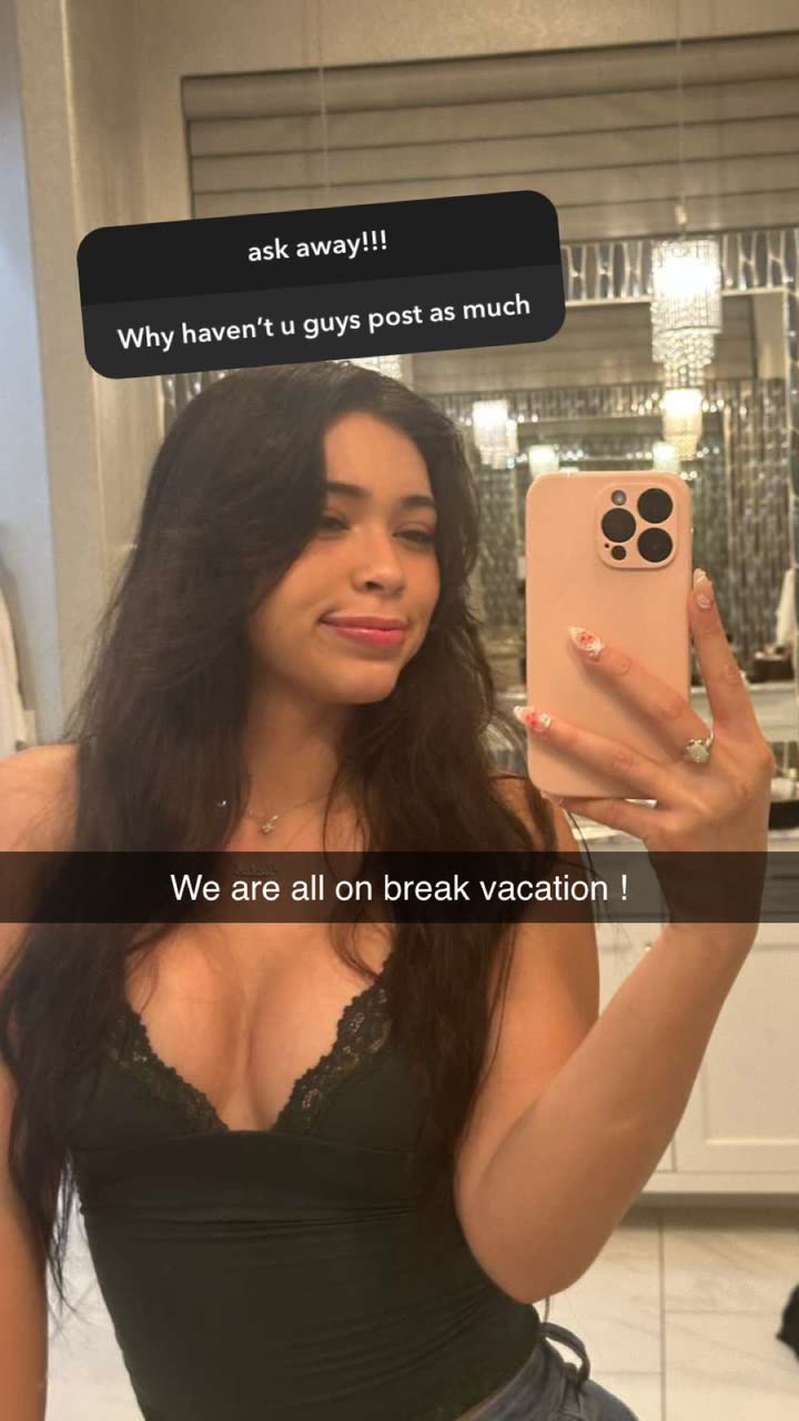 aishahsofeyy snapchat image archive image