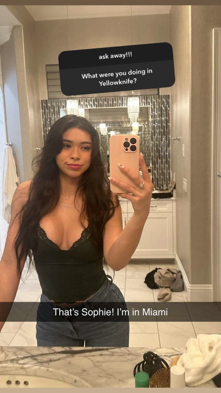 aishahsofeyy snapchat image archive image