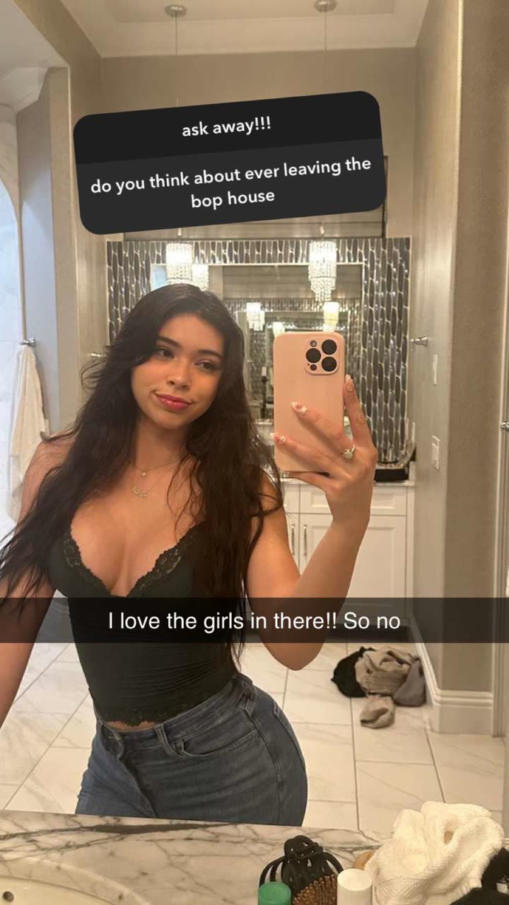 aishahsofeyy snapchat image archive image