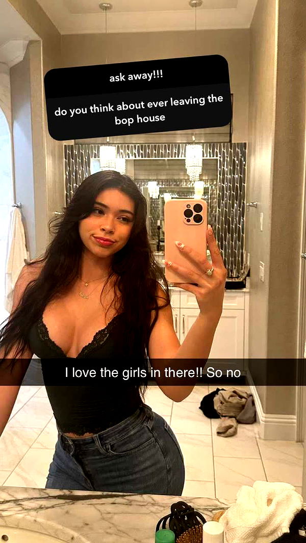 aishahsofeyy image ~ Altpins