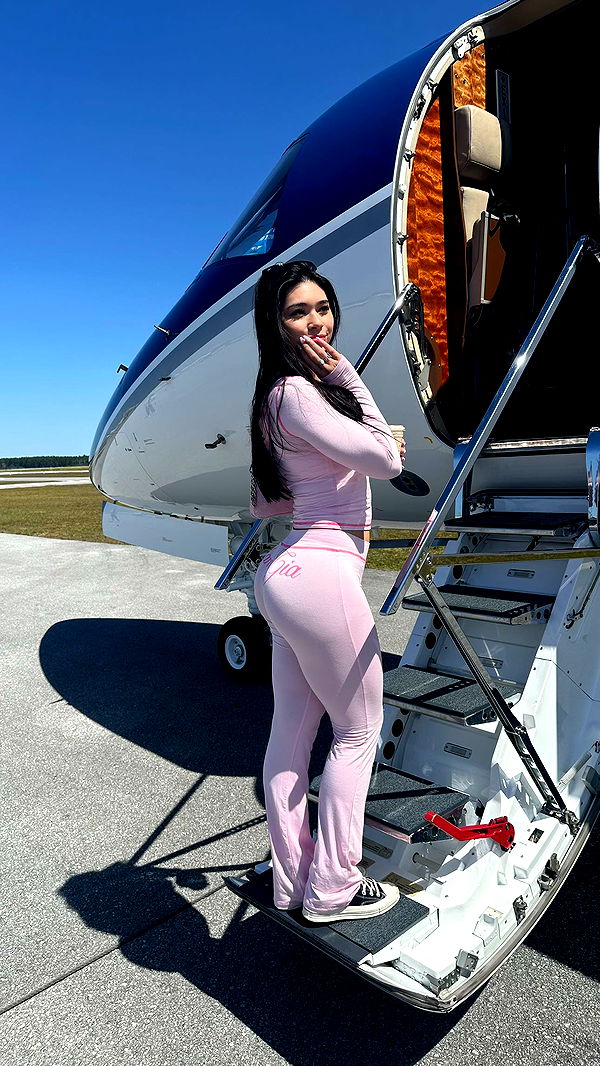 aishahsofeyy image ~ Altpins