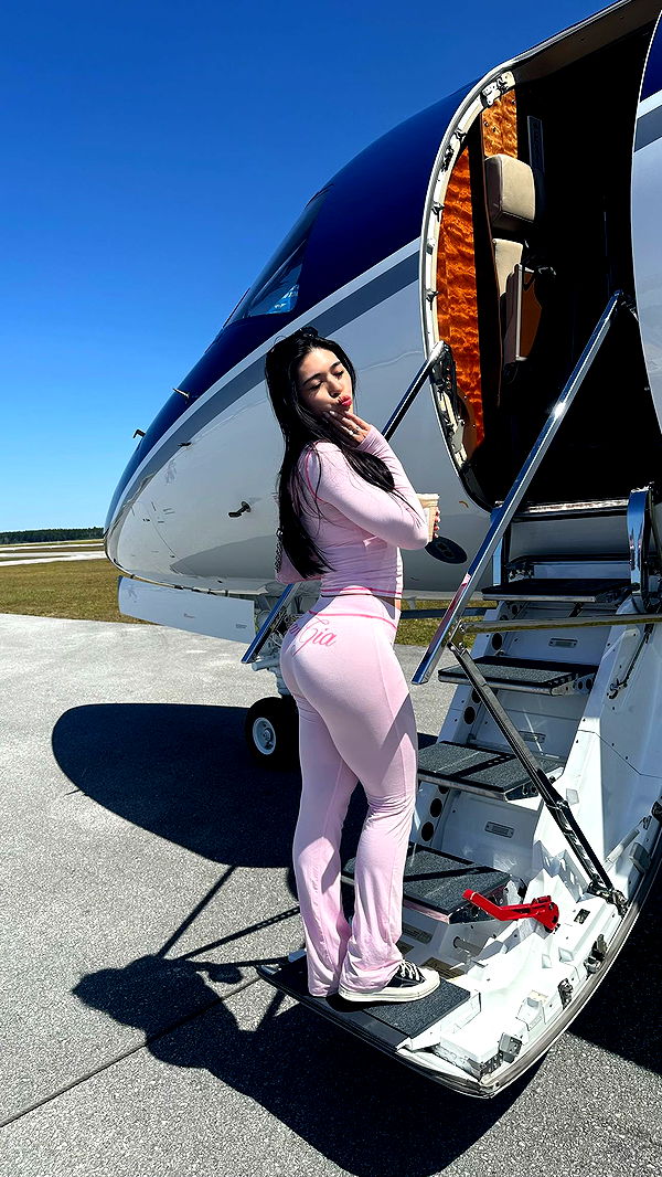 aishahsofeyy image ~ Altpins