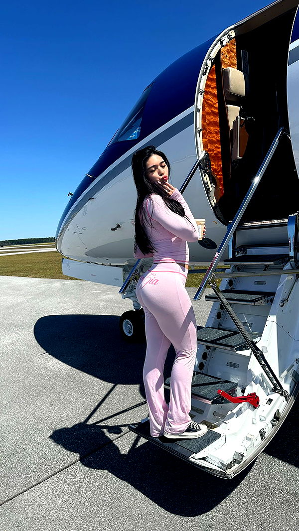 aishahsofeyy image ~ Altpins