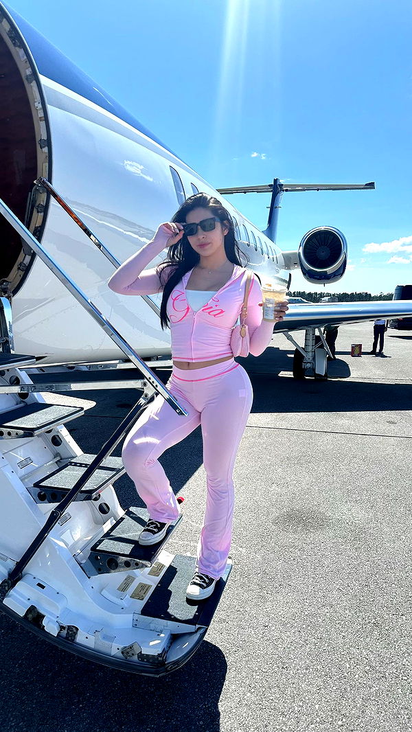 aishahsofeyy image ~ Altpins