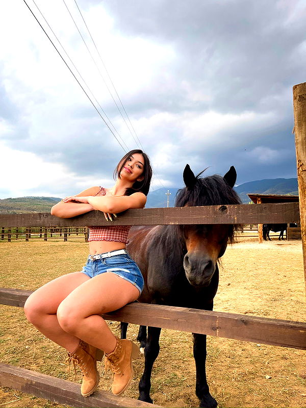 aishahsofeyy image ~ Altpins