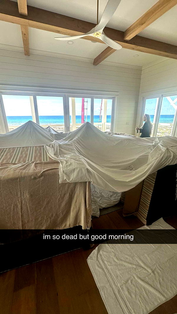 aishahsofeyy image ~ Altpins