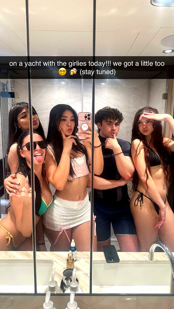 aishahsofeyy image ~ Altpins